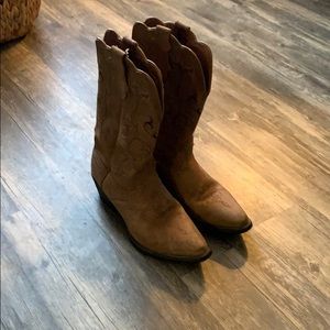 Justin Woman’s Cowgirl Boots